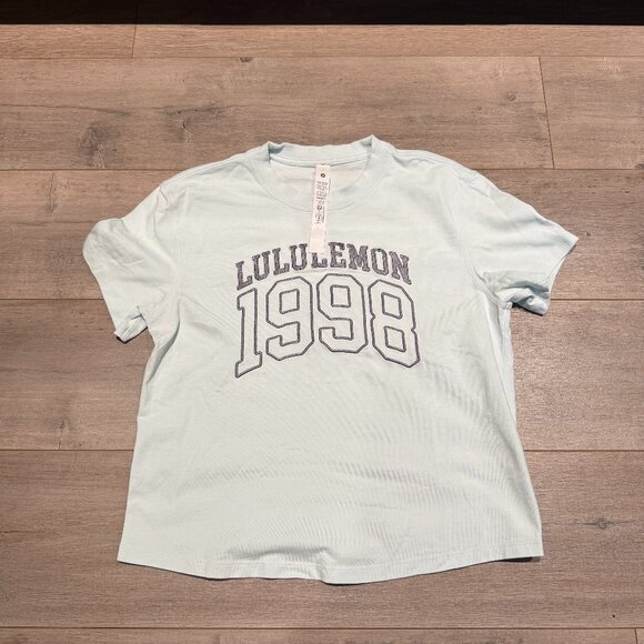 Lululemon Light Blue T-shirt (Size 4 Great Condition) - Picture 2 of 9
